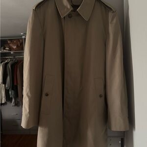 London Fog Men's Tan Trench Coat with removable Thisunlate lining by 3M